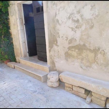 Apartment Martin - 10 Mt To The Beach Rovinj Exterior photo